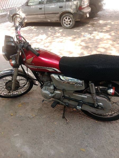 HONDA 125 cc SPECIAL EDITION 2019, SELF START WITH 05 GEARS. 12