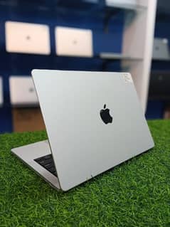 MacBook Pro M1pro 14inch 16gb ram 512gb ssd 10/10 under 100 cycles 0