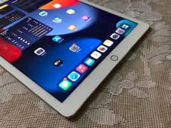iPad Pro 12.9 inches 1st Generation Cellular 0