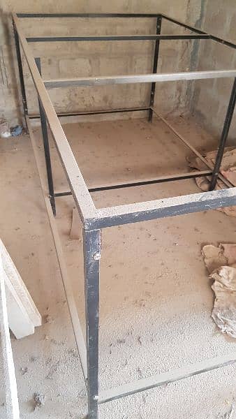 4 by 8 feet Iron cutting/checking table with one ply 1