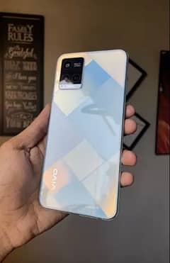 Vivo Y21s 4+1GB 64 GB in 10/10 condition with charger.