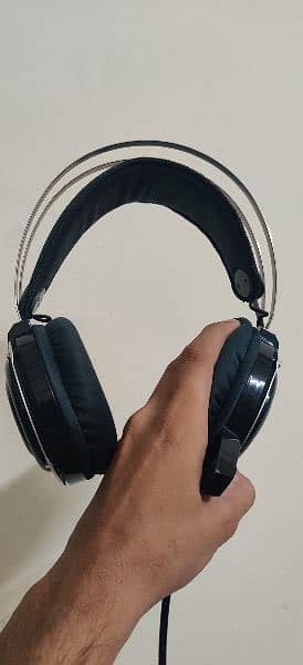 gaming headphones 1