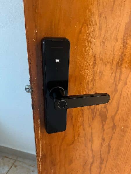 wifi door lock unlocked password and card and fingerprint 0