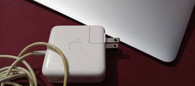 Fresh Import! MacBook Air (2013) i5 - Sleek and Powerful 7