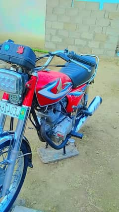 Cg honda 125 2015 model lahore number for sale urgently 0