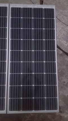 04 Solar Plates of 200 Watt
