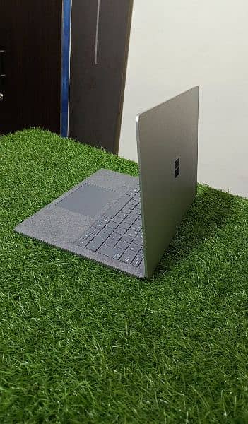 Surface Laptop 3 i5 10th Gen 16GB 256GB 2K Touch display 11