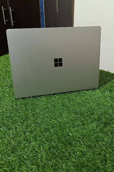 Surface Laptop 3 i5 10th Gen 16GB 256GB 2K Touch display 12