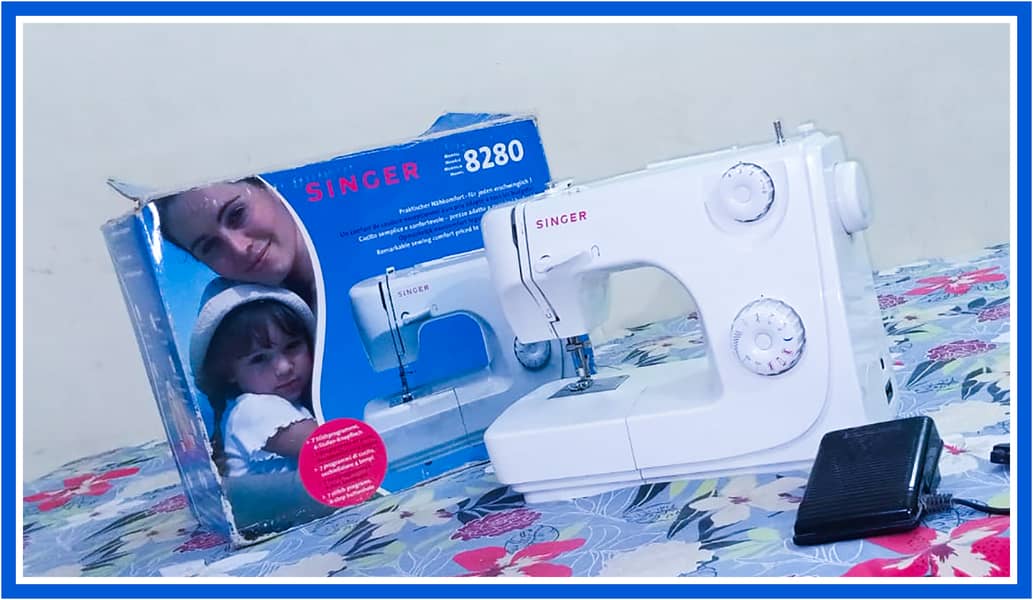 Singer (8280) Sewing Machine 0