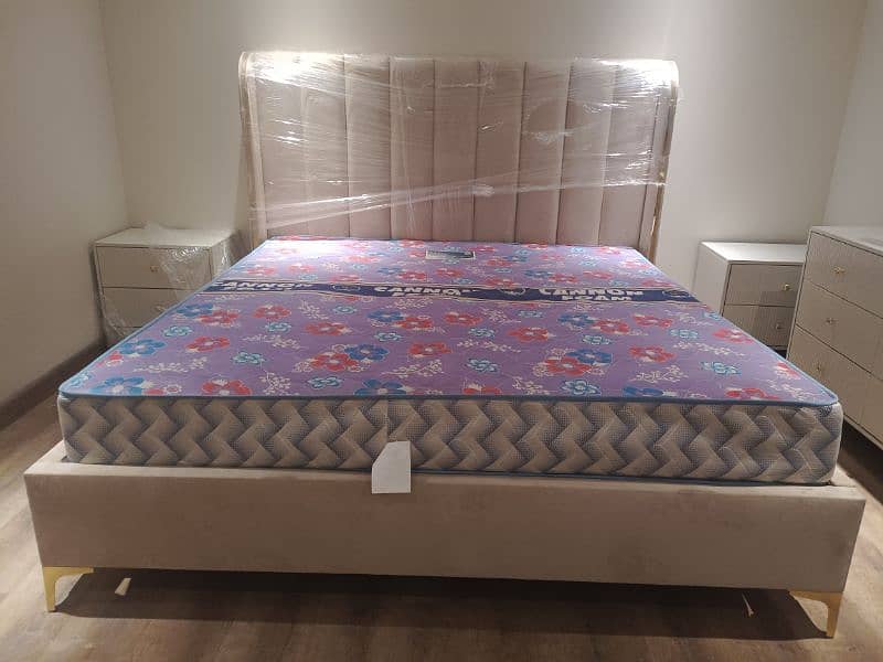 king size poshish bed with dico polish side tables and dressing table 3