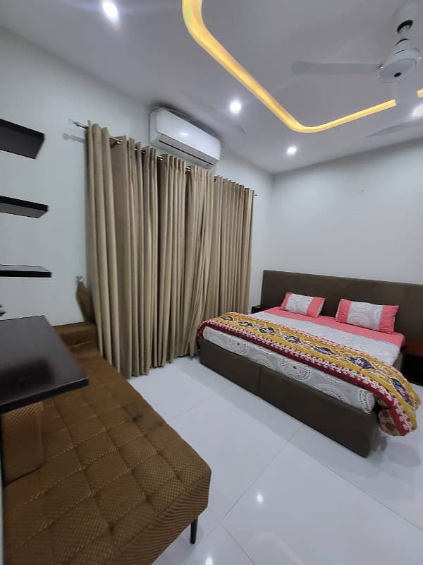 10 Marla Upper Portion on Beautiful Location For Rent in Bahria Town Lahore 2