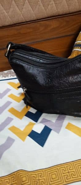 Hand bags available in very good condition 15