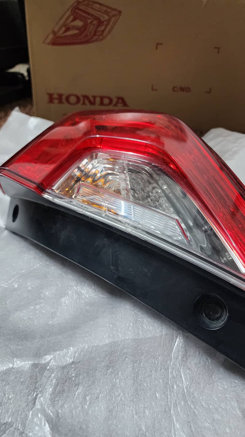 Honda Civic 2016 2019 back tail and trunk light. Right side 4
