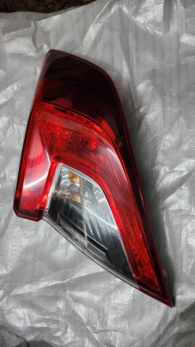 Honda Civic 2016 2019 back tail and trunk light. Right side 7