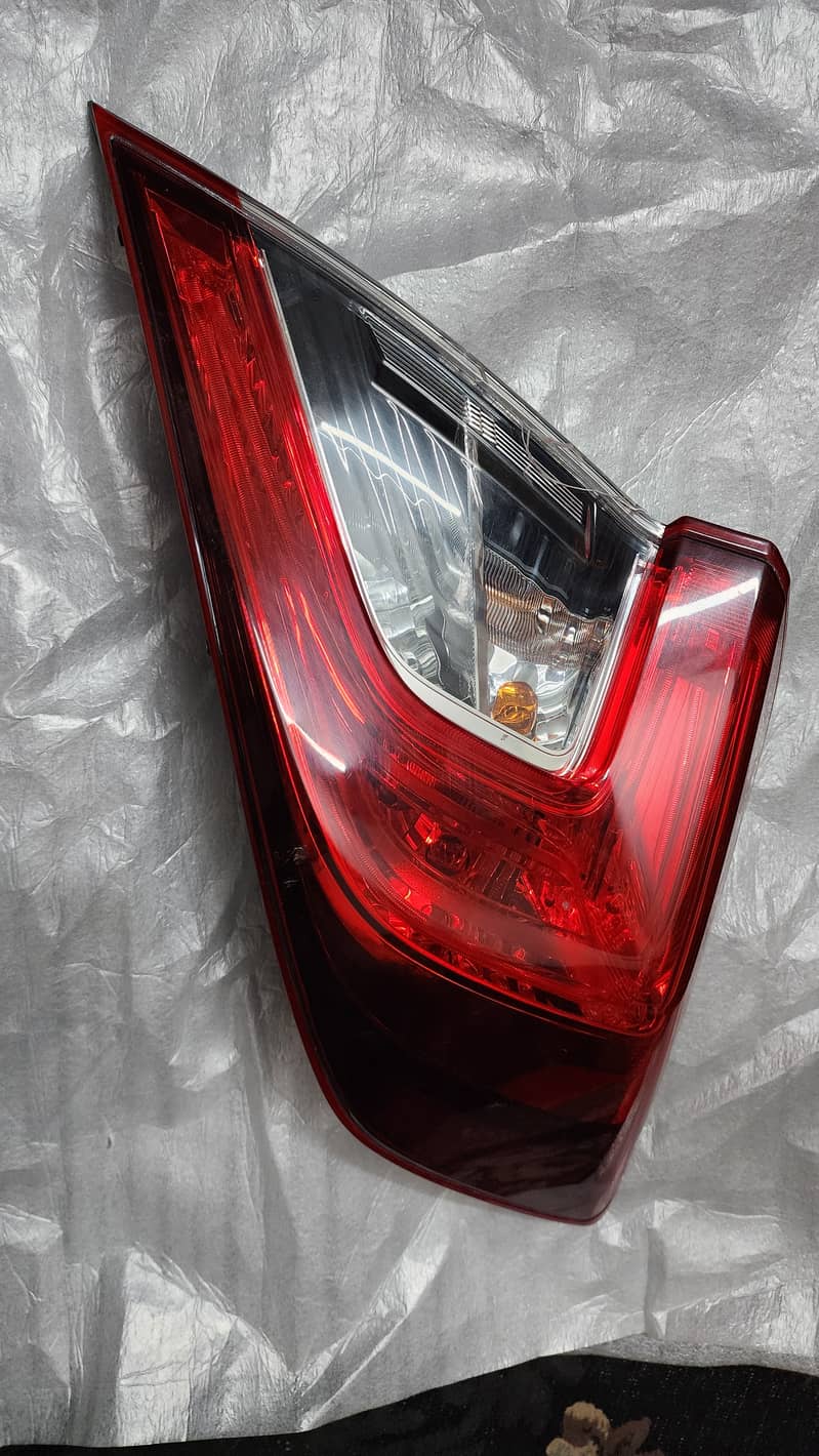 Honda Civic 2016 2019 back tail and trunk light. Right side 8