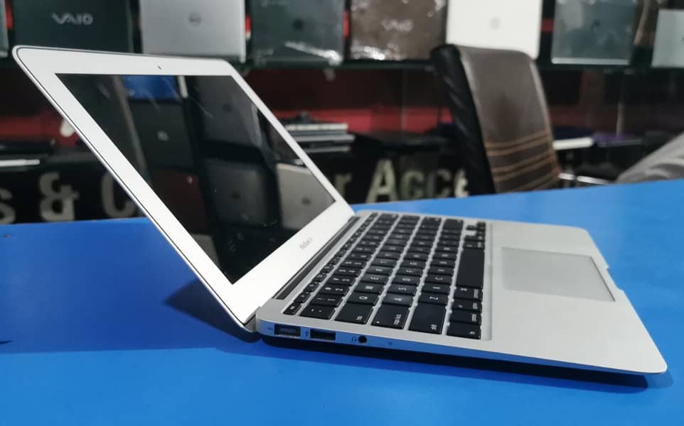 Macbook Air 2017 8GB Ram + 256GB SSD at Al Wajid Laptops 2