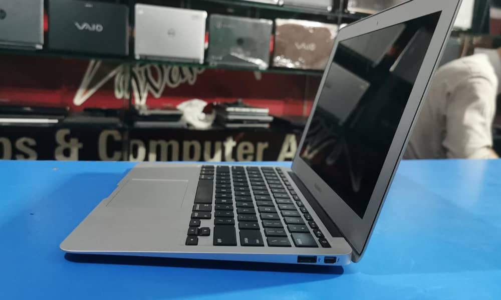 Macbook Air 2017 8GB Ram + 256GB SSD at Al Wajid Laptops 3