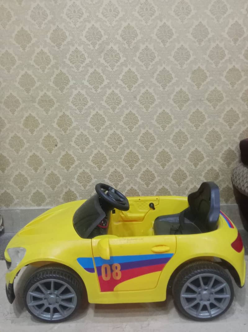 Very Lush Condition Used Kids Car for 4 - 6 Year Available for Sale 1