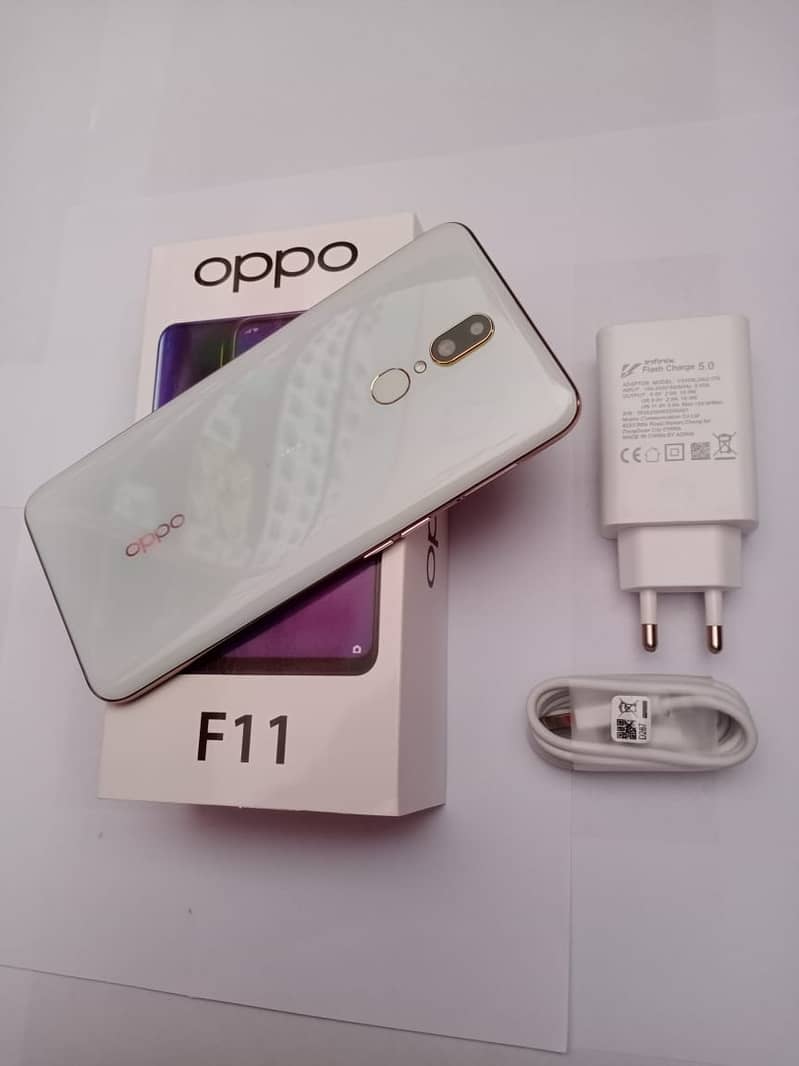 Oppo F11 6+128GB with box and charger 1