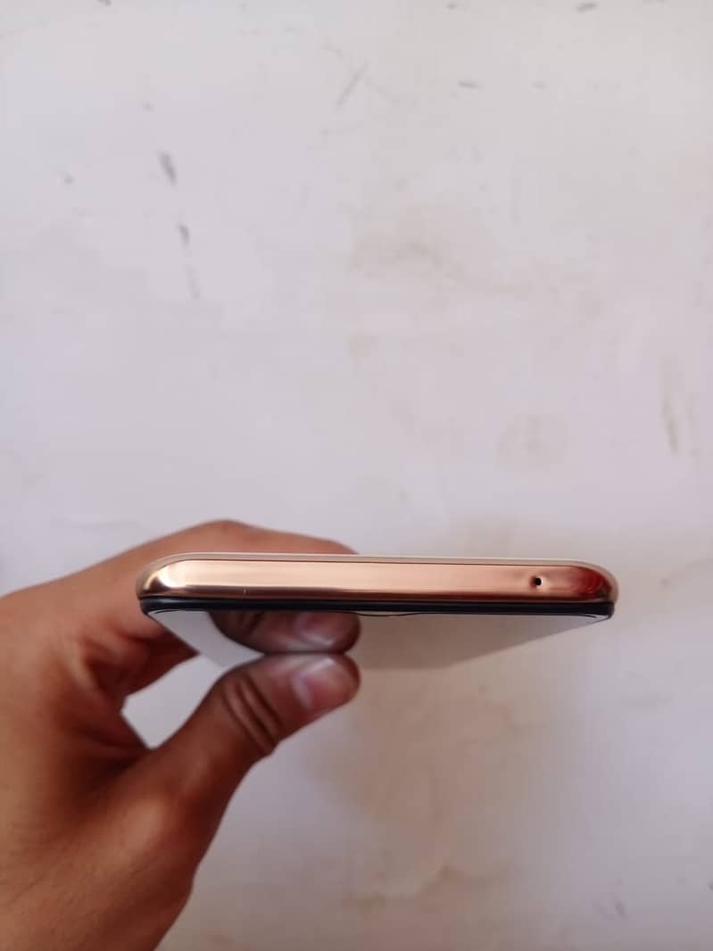 Oppo F11 6+128GB with box and charger 4