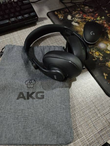 AKG K 361 Headphones 2