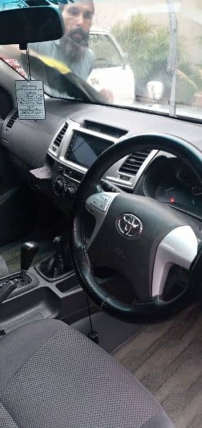 Toyota Hilux 2012 10