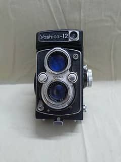 YASHICA - 12 vintage camera