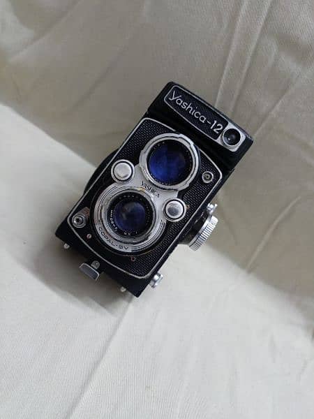 YASHICA - 12 vintage camera 3