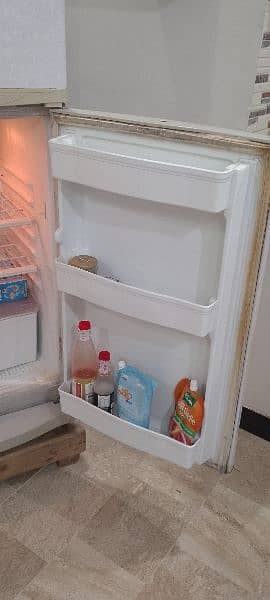 good condition fridge 5