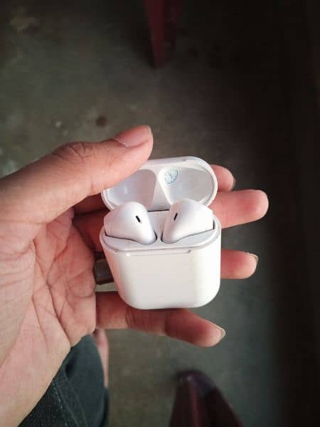 Iphone earbuds 1