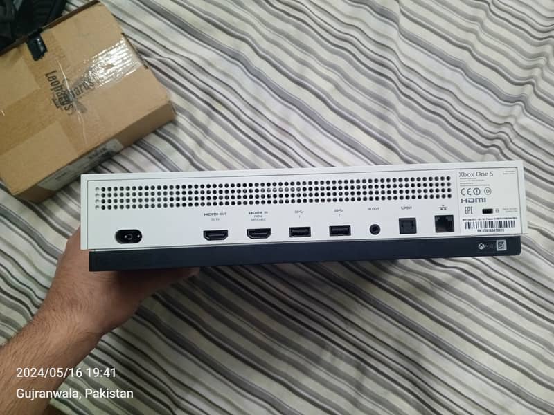 Xbox one s with Kinect and Kinect adapter 3