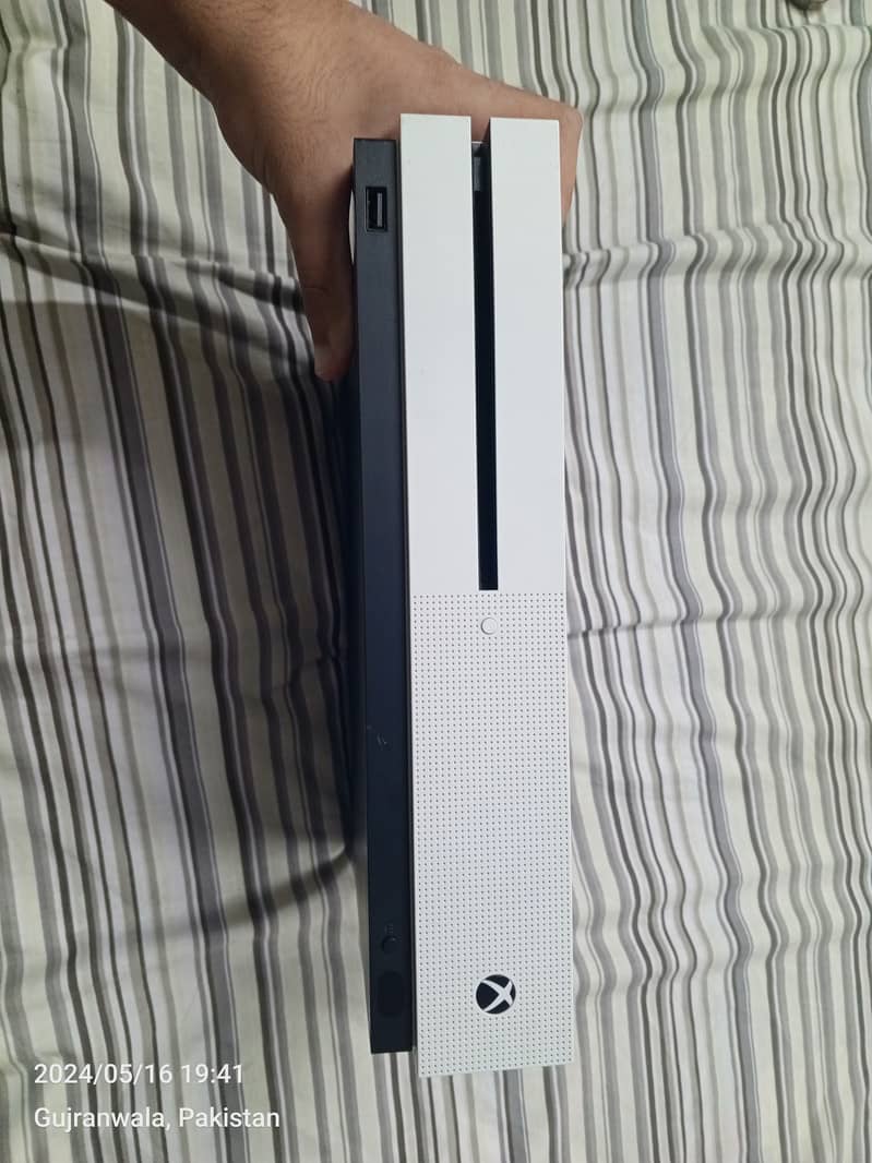 Xbox one s with Kinect and Kinect adapter 6