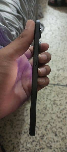 oppo f21 pro 5g 10 by 10 condition with box and charger 3