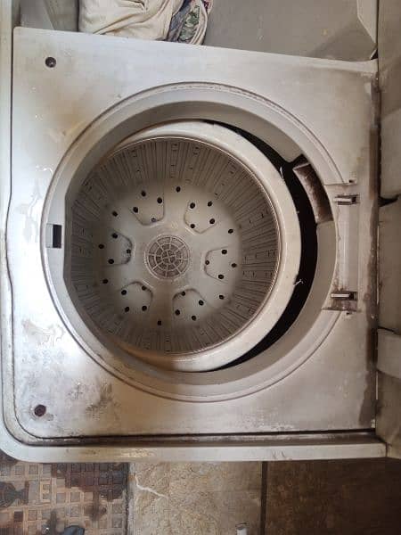 Washing Machine Twin tub. 1
