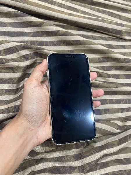 IPHONE 11 JV FOR SALE 64 GB, WHITE COLOUR 3