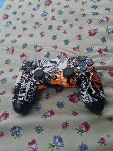 ps4 fat 1tb |2 controler| 8 game | 2