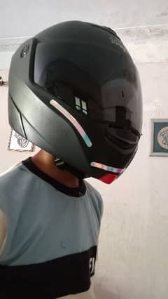 Black helmet 0