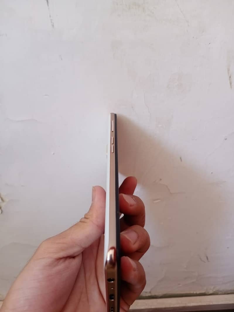 Oppo F11 (6+128)GB with Box and Charger 3