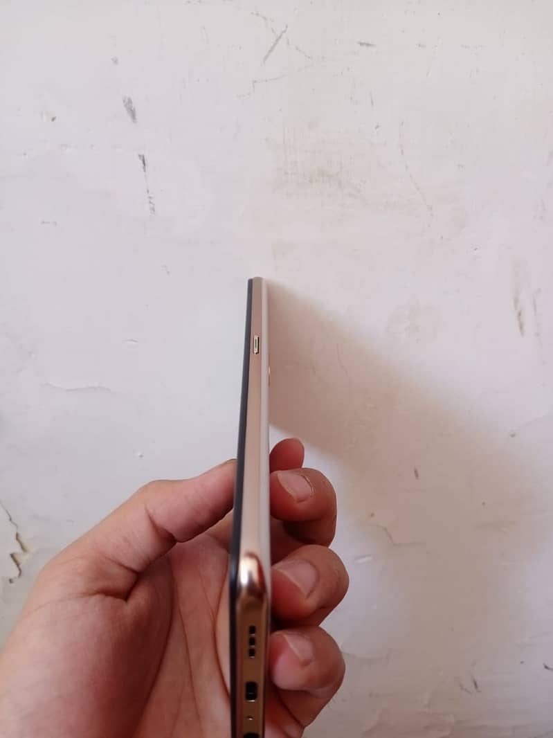 Oppo F11 (6+128)GB with Box and Charger 5