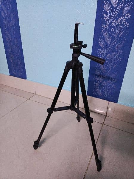 camera stand/tripod 2