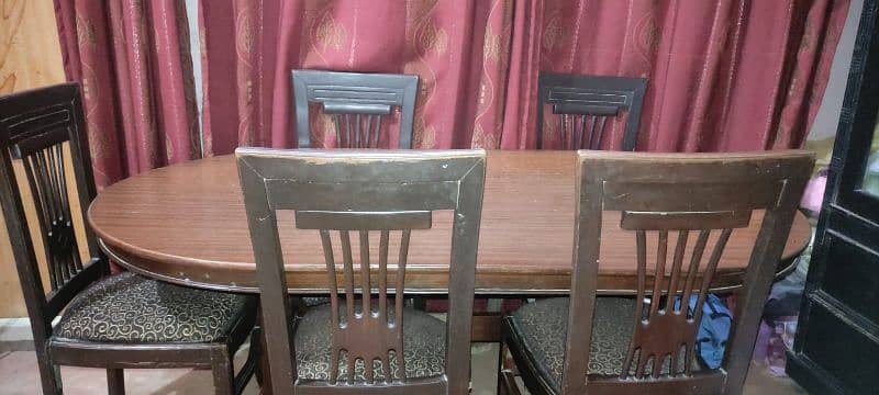 Dining Table like a new condition 3