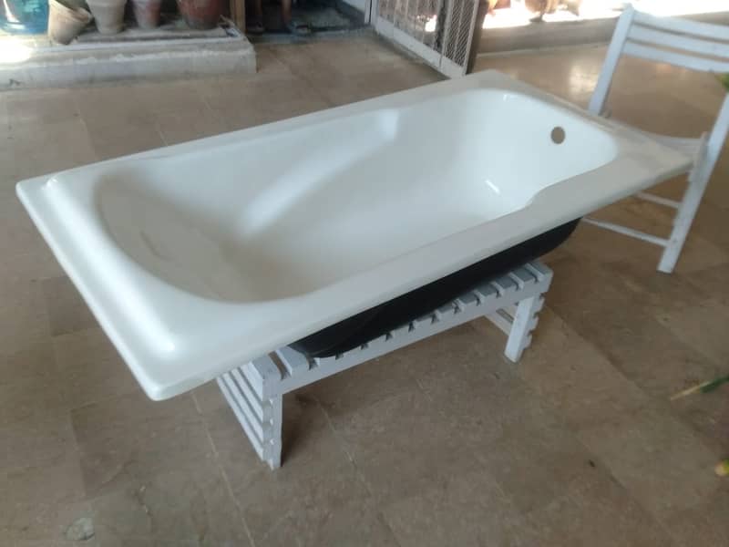 Bath Tub White Fiber made 2