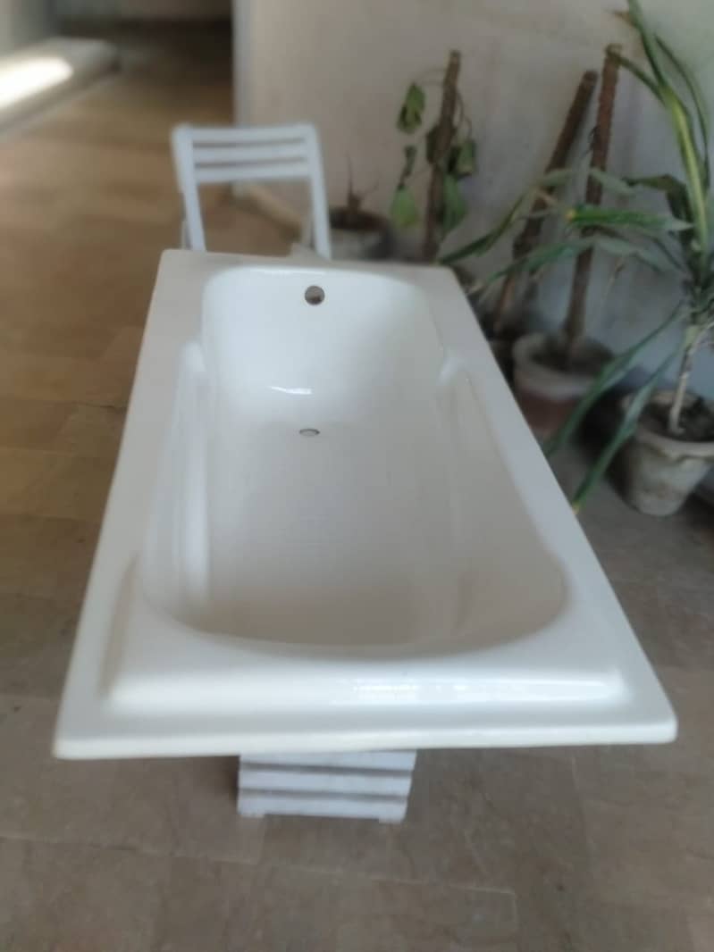 Bath Tub White Fiber made 5