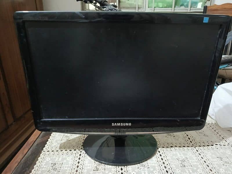 Samsung Monitor 22 Inch Display 1