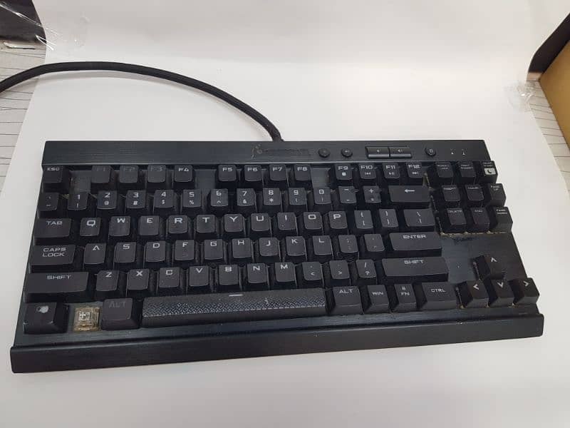 crosair k65 gaming keyboard 1