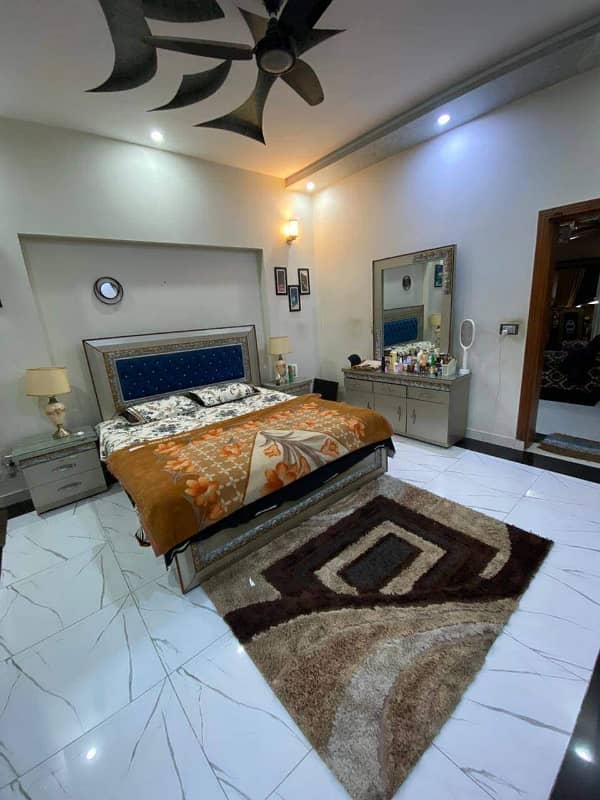 10 Marla House For Rent In Pchs Lahore 6