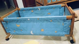 baby cot with mini cot/swing 0