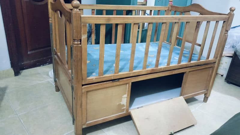 baby cot with mini cot/swing 2