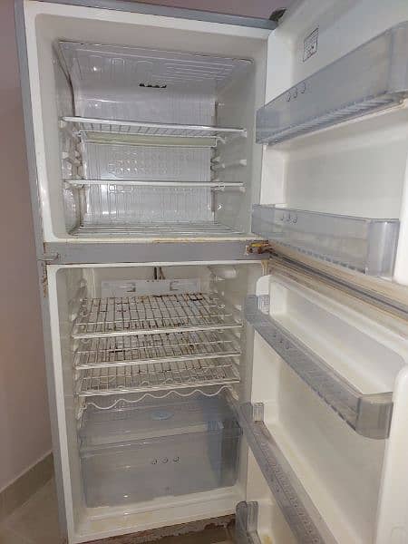 refrigerator 2 door Haier 1