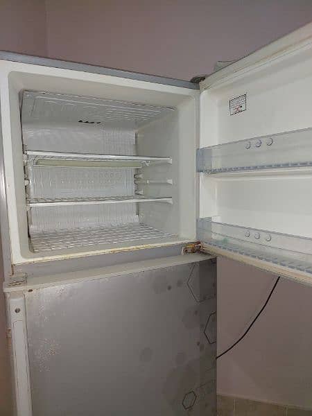 refrigerator 2 door Haier 3